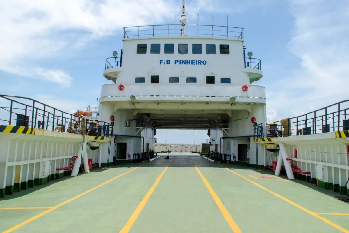 Congestionamento e sufoco: fila de espera do ferry-boat ultrapassa quatro horas na Ilha de Itaparica