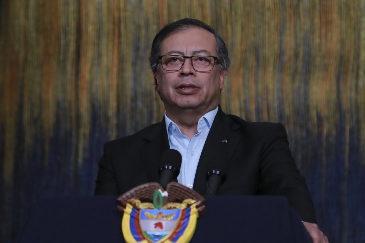 Presidente da Colômbia, Gustavo Petro pede que a população 'tome o poder' caso sofra violência, após ameaças de Trump