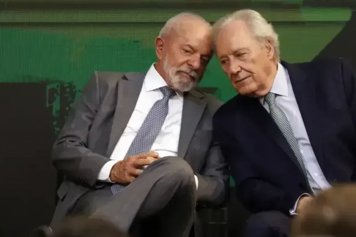 Lewandowski deve deixar ministério da Justiça; Lula busca novo nome 