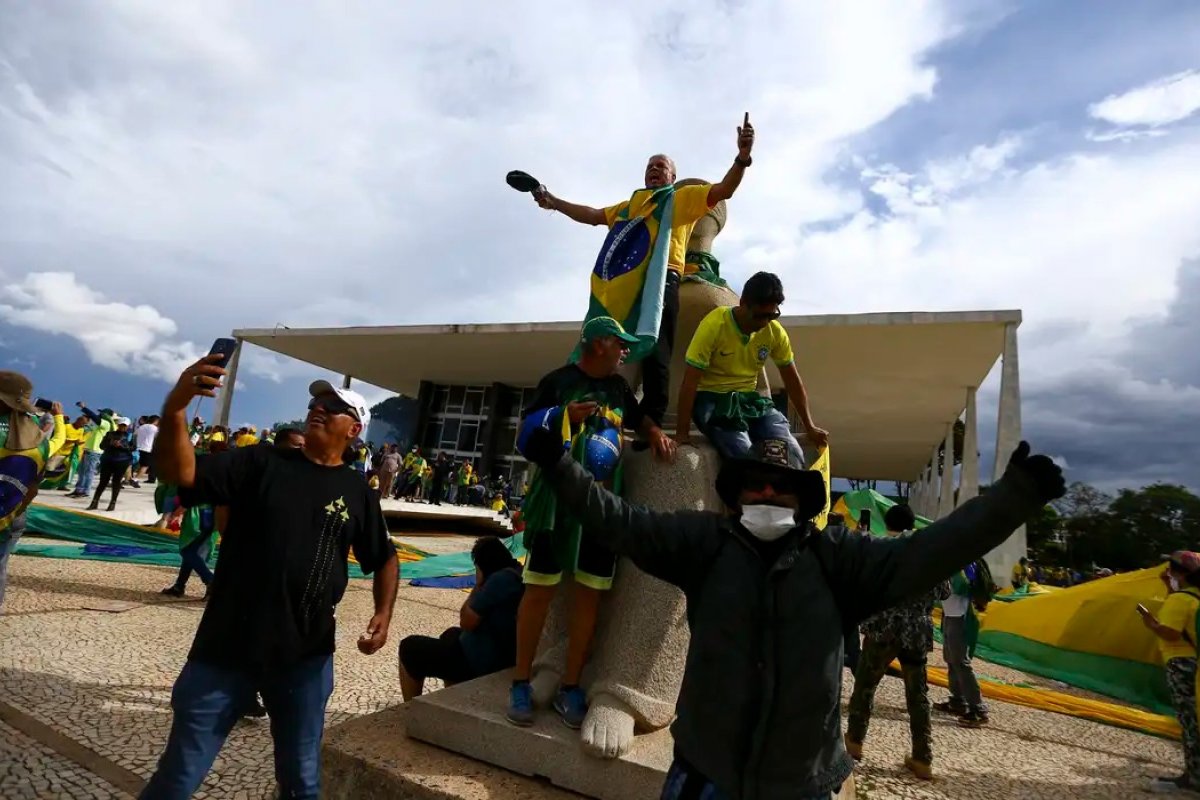 Três anos do 8 de janeiro: esquerda fará ato pela democracia em frente ao Palácio do Planalto
