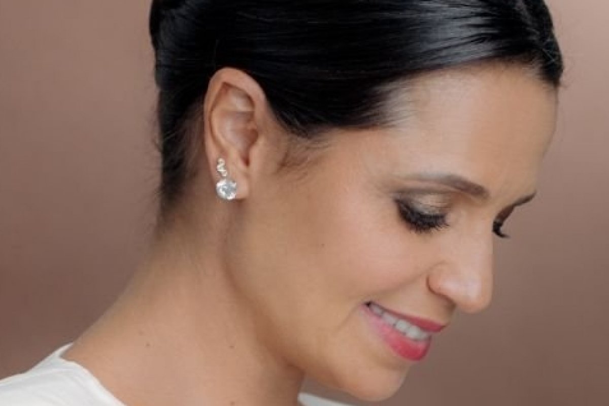 Aos seis meses de gestação, soprano Carla Cottini protagoniza dois intermezzos  cômicos na estreia da Companhia Brasileira de Ópera de Câmara no Teatro B32! 