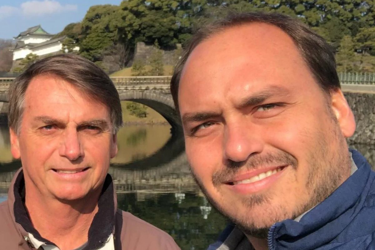 Carlos Bolsonaro critica padronização das visitas a Bolsonaro na Polícia Federal