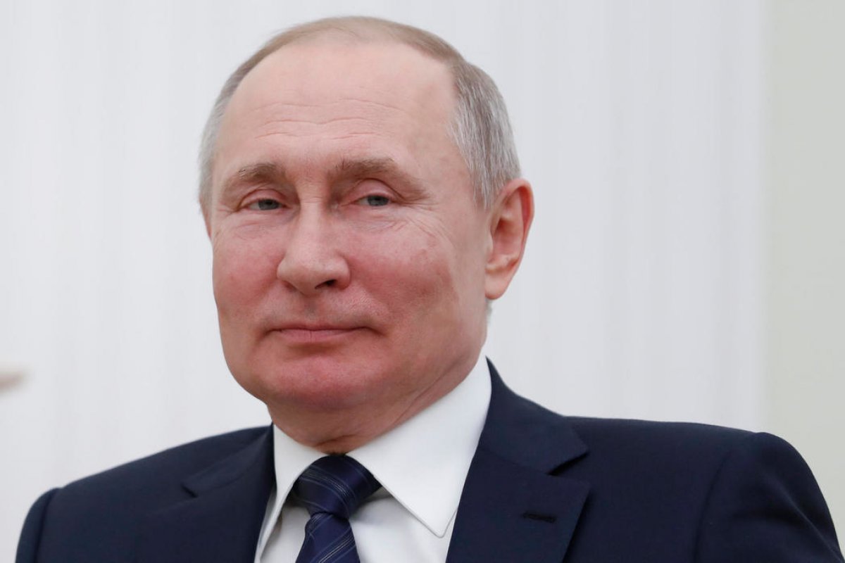 Putin propõe proibição de casamento homossexual na Constituição