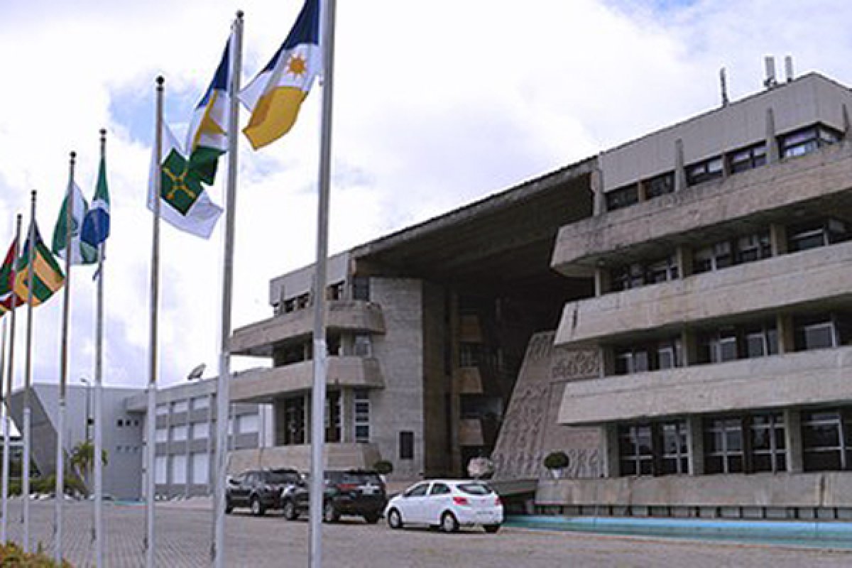 Deputados analisam nesta terça-feira empréstimo de R$ 250 milhões do governo