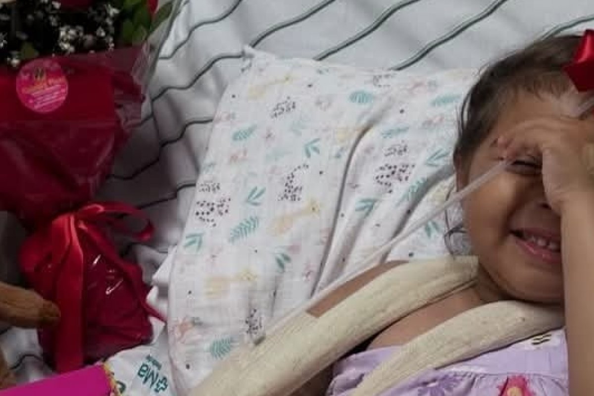 Filha do cantor Biel com Thays Reis, sofre acidente doméstico e passa por cirurgia!