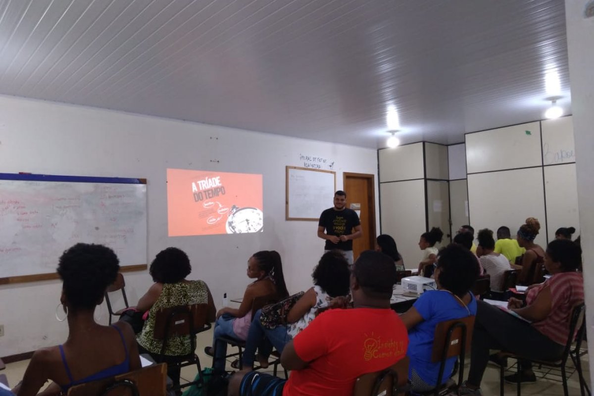 Moradores do calabar recebem serviços gratuitos com diversas modalidades 