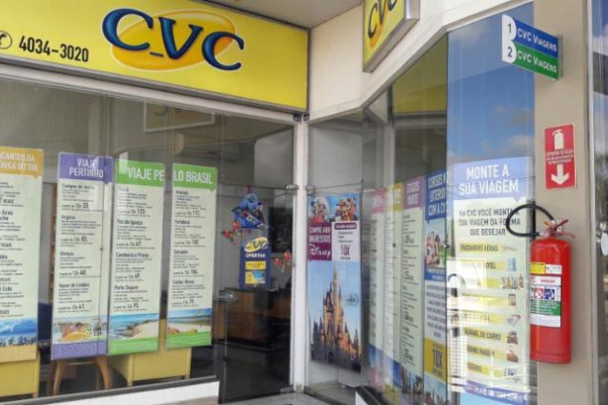 Ação da CVC na bolsa de valores acumula retração de quase 50% em 2020
