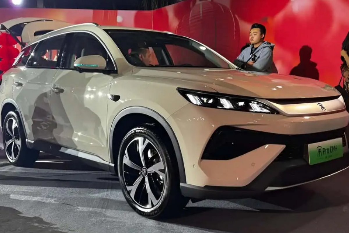 BYD Song Pro chinês já ficou diferente da versão montada na Bahia