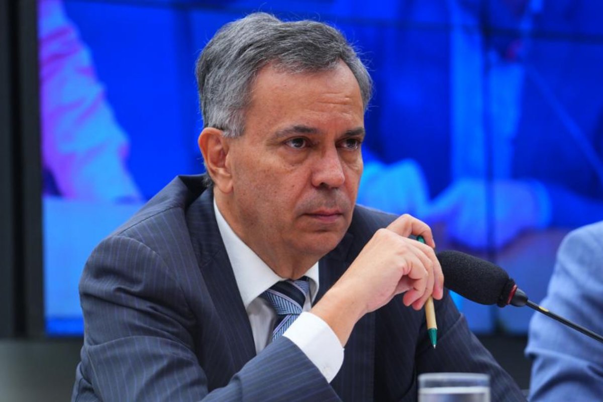 Operação Overclean: Deputado Félix Mendonça é alvo de investigação por suspeita de desvio de emendas parlamentares