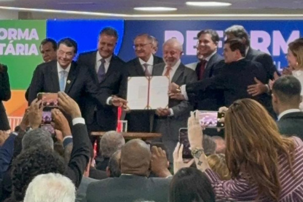 Vídeo: Lula sanciona PLP da reforma tributária e relembra saída do Brasil do Mapa da Fome