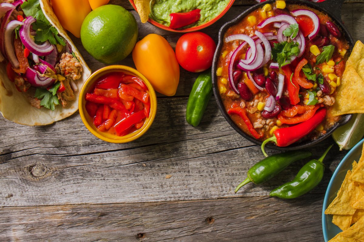Intoxicações alimentares em viagens crescem 48,6% em 2025!