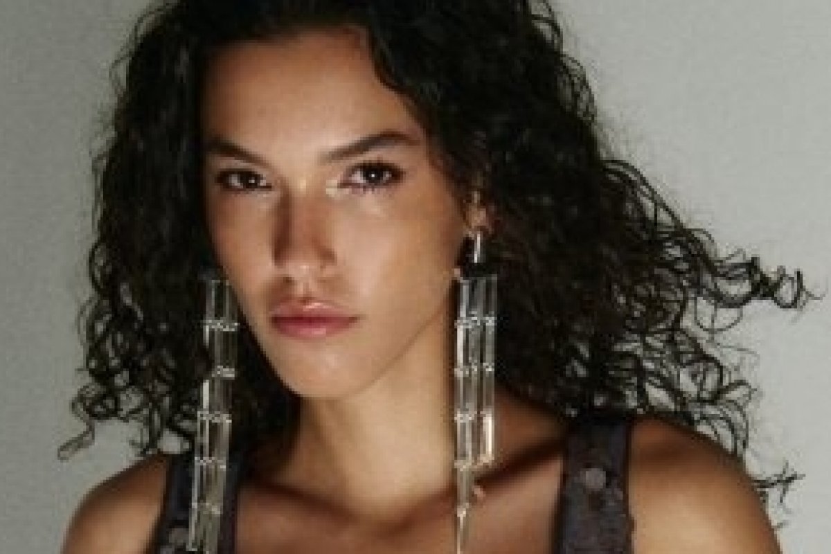 H&M Brasil apresenta Folia de Verão, coleção que celebra a energia das festas da estação!