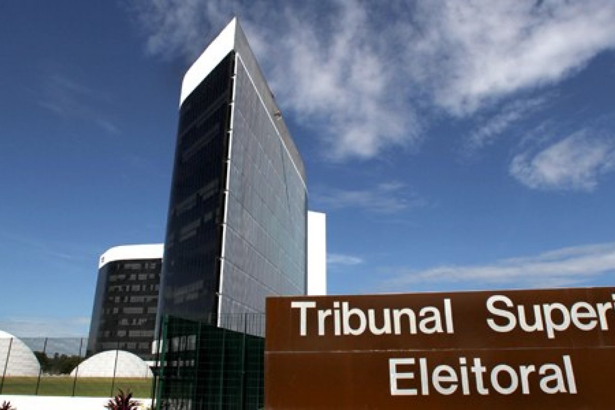 IA e decisão do STF sobre redes sociais desafiam Justiça Eleitoral para campanha