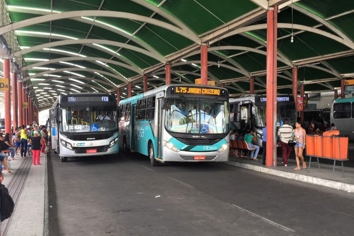Feira de Santana retoma gratuidade no transporte para pacientes com doenças crônicas e AIDS