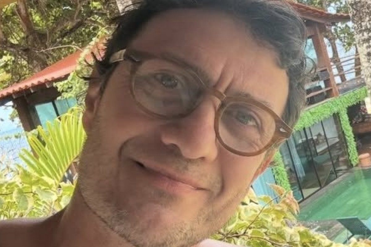 Ator Gabriel Braga Nunes está de férias na Bahia! 
