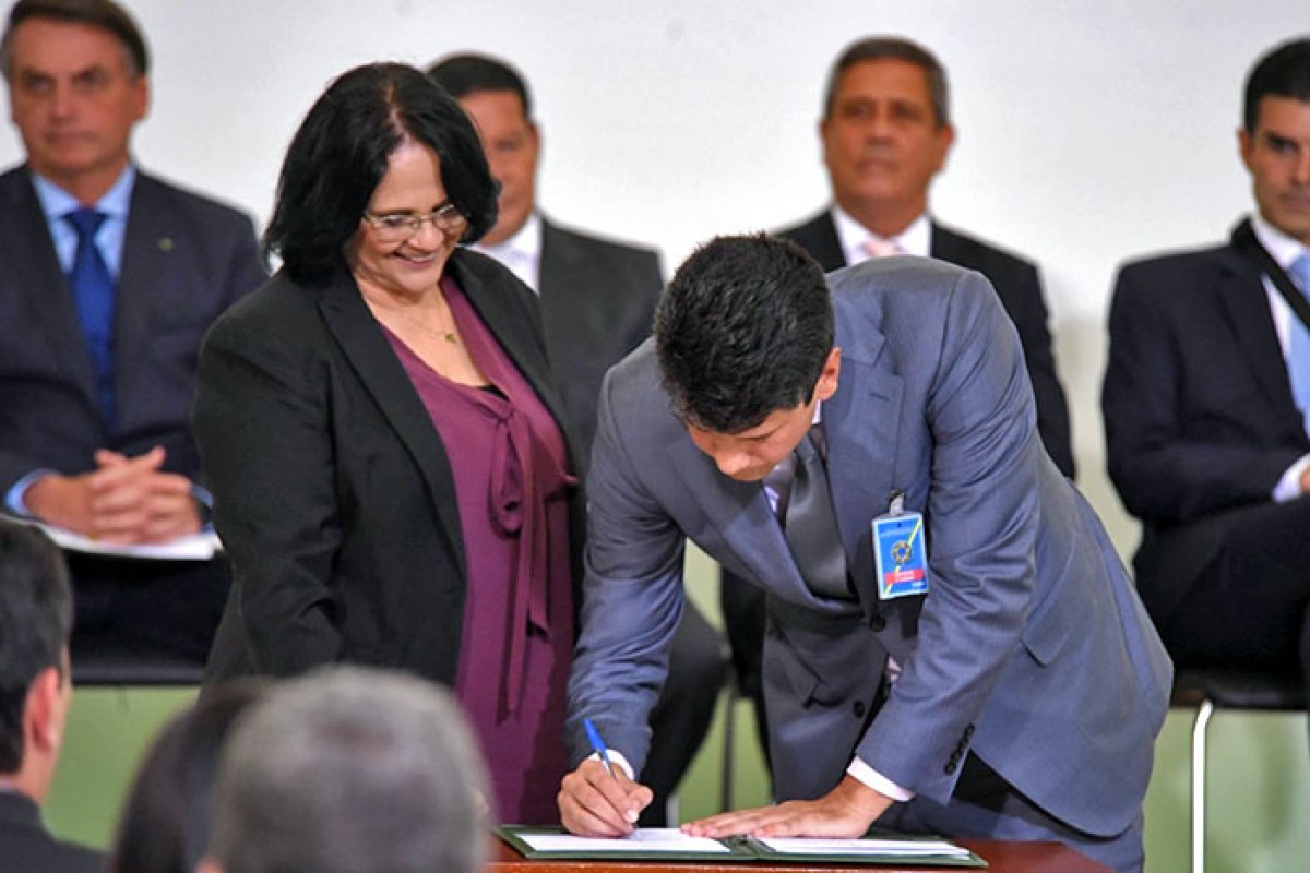 Governo e BNDES assinam acordo de cooperação para o projeto 'Abrace o Marajó '