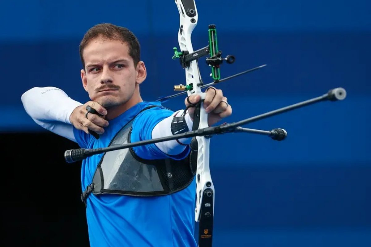 Marcus D'Almeida é bronze em etapa do mundial de tiro com arco indoor