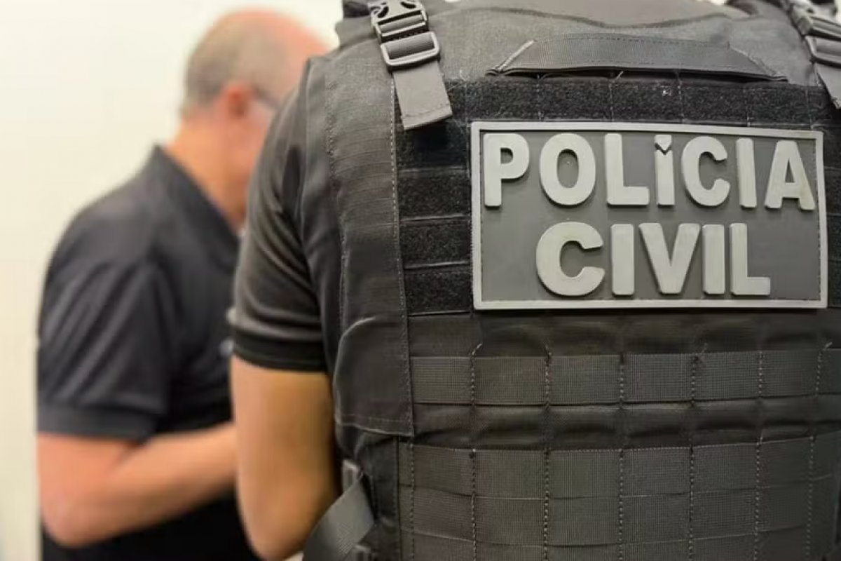 Mulher fica ferida após ser atacada com ácido em salão de beleza em Salvador 