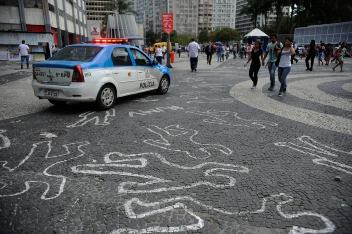 Brasil registra queda de assassinatos pelo 5° ano seguido, aponta Ministério da Justiça 