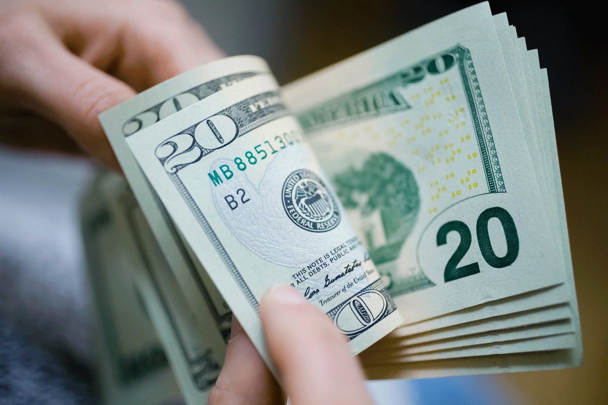 Dólar sobe e alcança R$ 4,55 