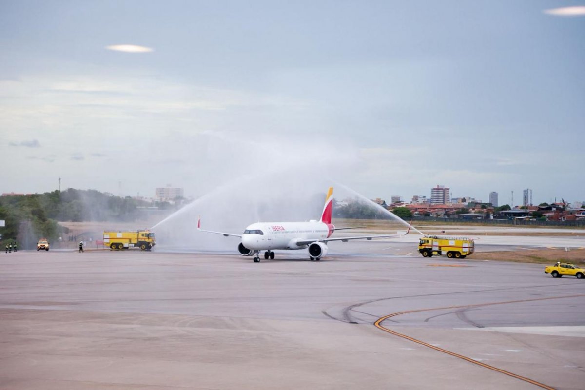 Eduardo Bismarck projeta quase 38 mil turistas por ano e impacto de R$ 144 milhões com voo Fortaleza-Madrid! 