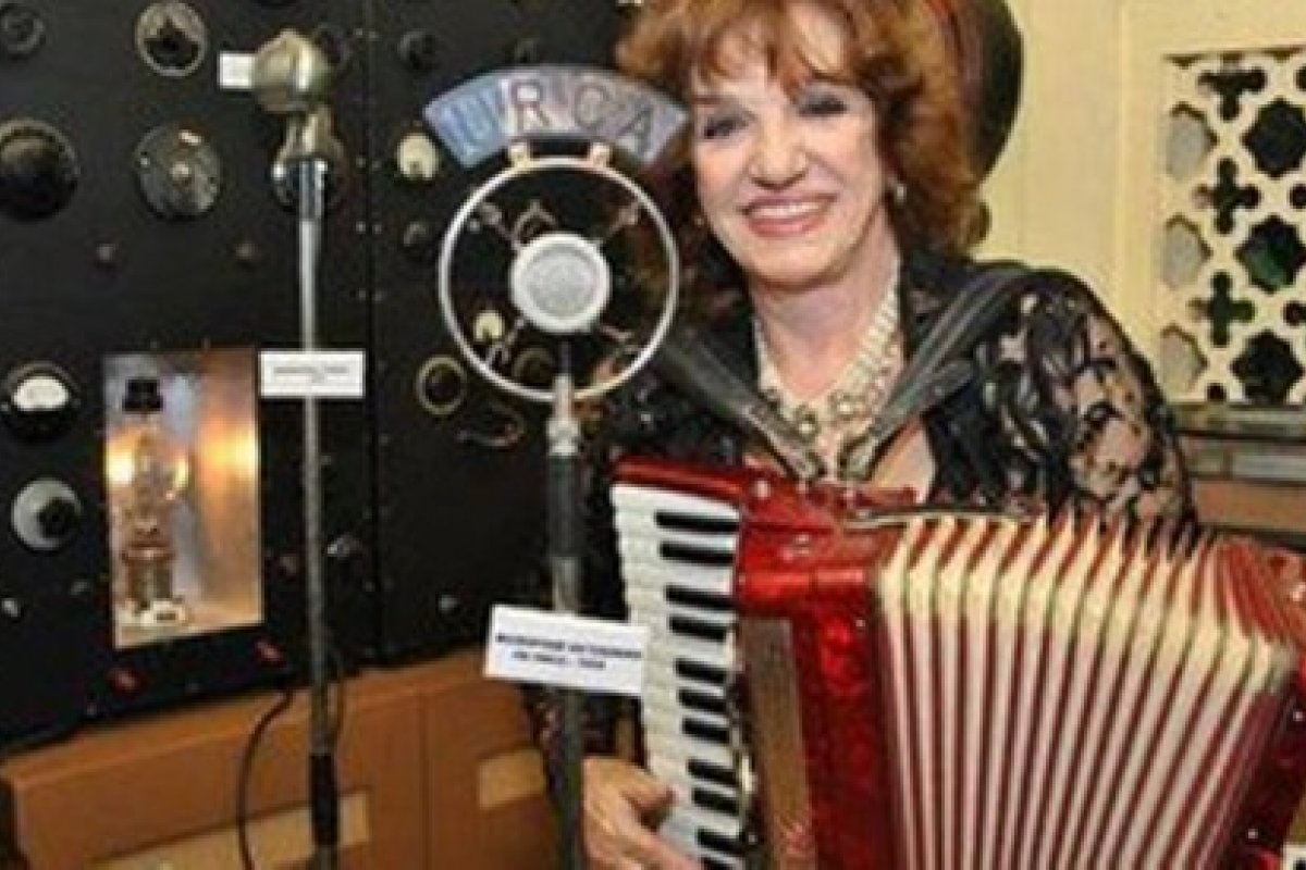 Morre aos 88 anos, a dona do hit "Beijinho Doce", Adelaide Chiozzo