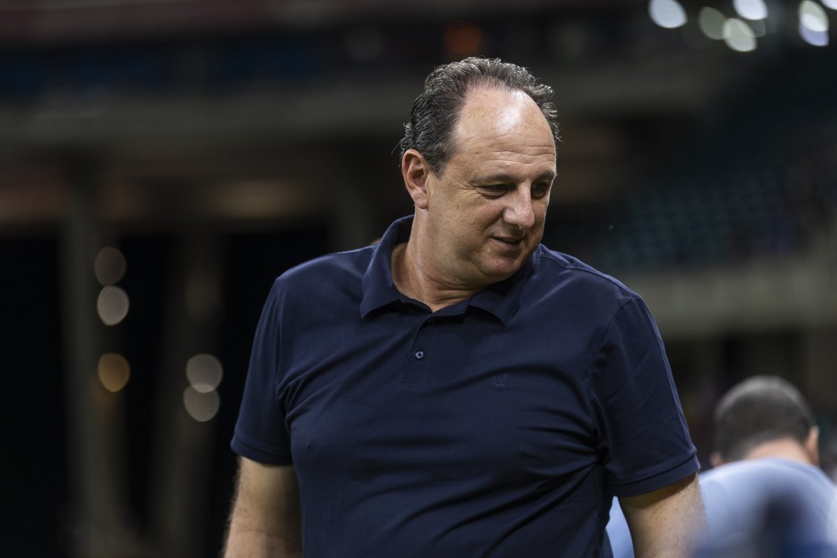 Rogério Ceni completa 53 anos em momento consolidado no comando do Bahia
