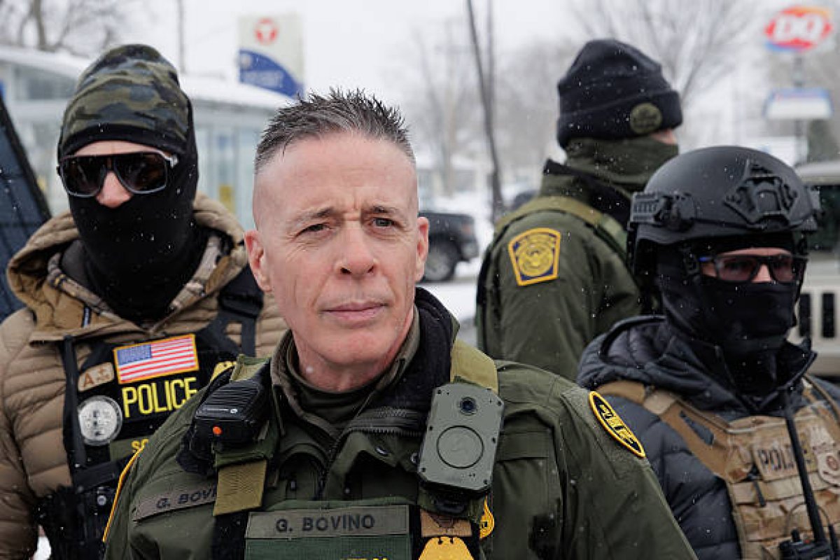 Comandante da Patrulha de Fronteira dos EUA é realocado após morte de enfermeiro em ação em Minneapolis 