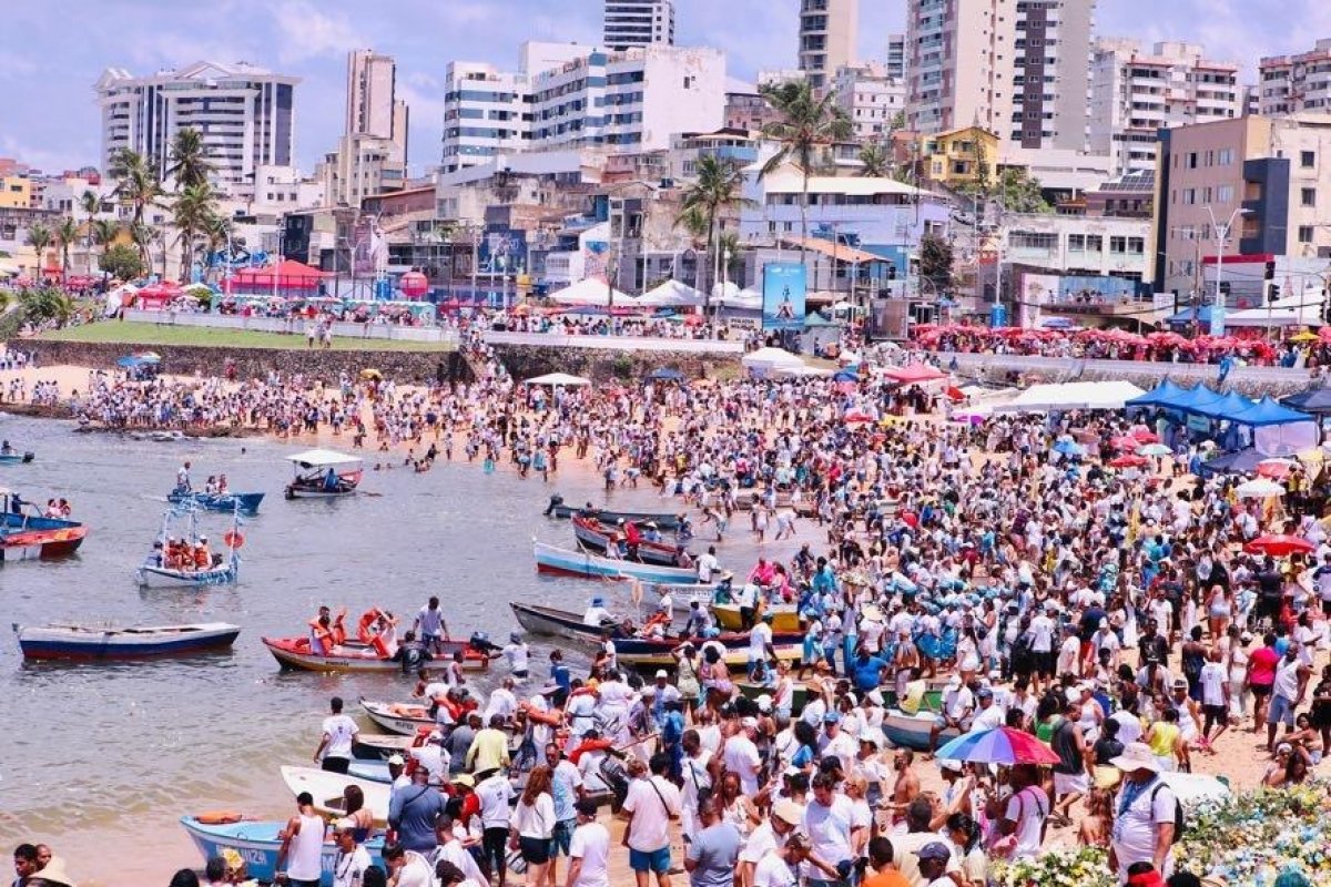 Rio Vermelho recebe esquema especial de transporte durante Desfile dos Palhaços e a Festa de Iemanjá