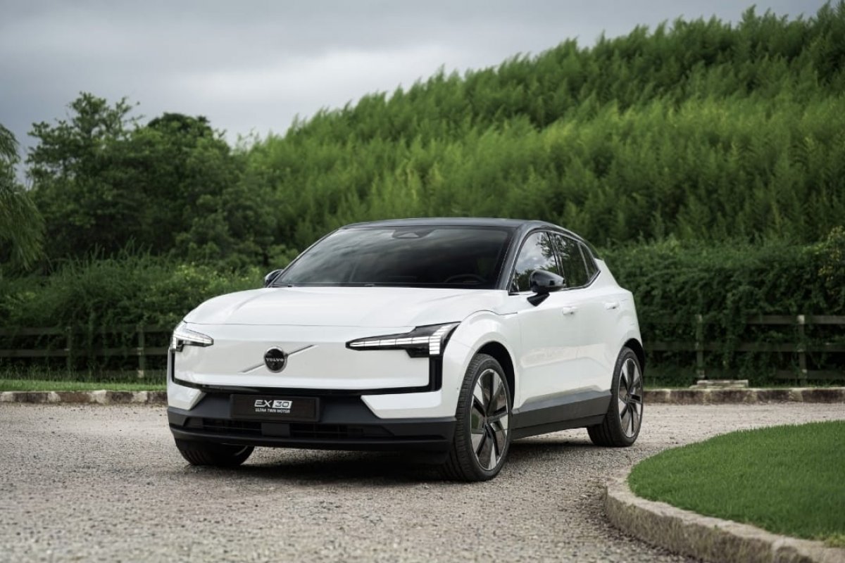 Volvo EX30 Ultra Twin chega como versão mais potente da linha