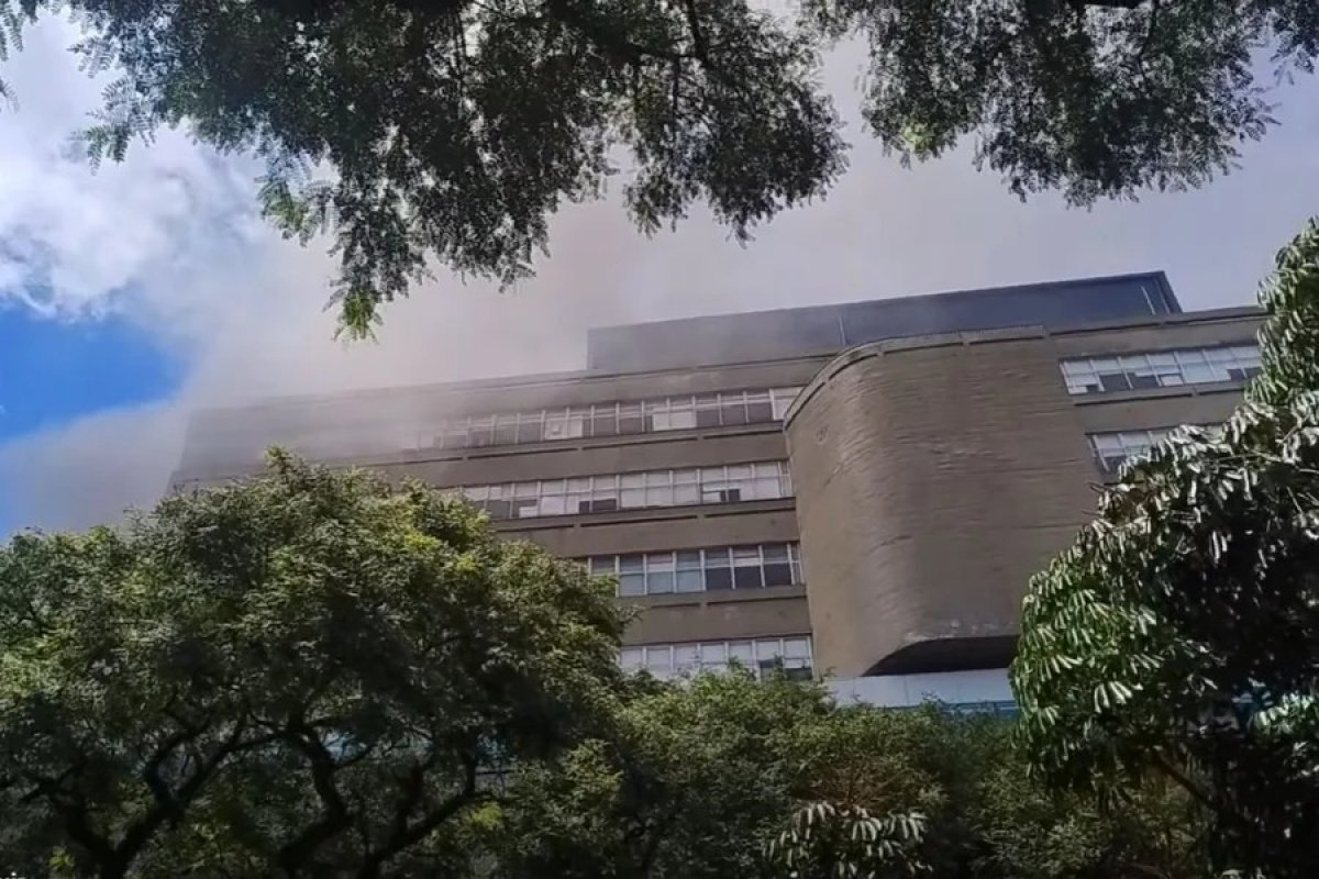 Incêndio no InCor leva pacientes intubados a serem evacuados em São Paulo