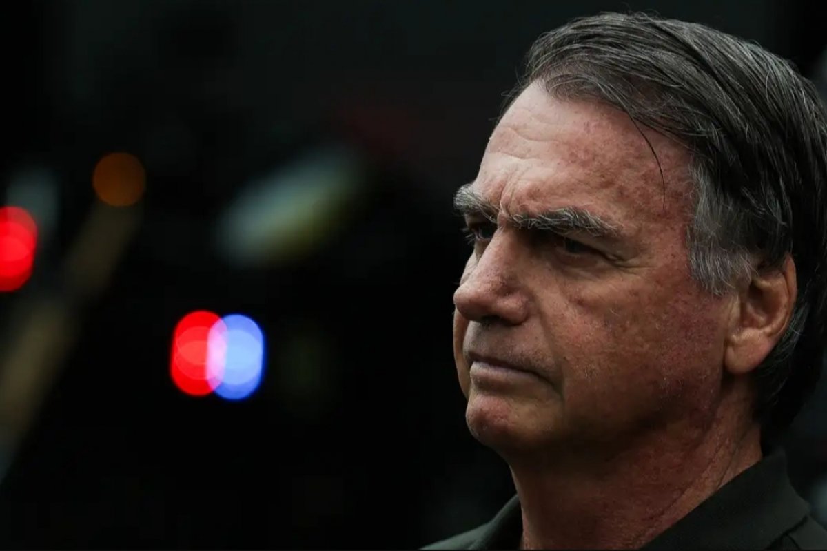 Jeffrey Epstein elogiou Bolsonaro em conversa com ex-conselheiro de Trump:  'mudou o jogo'