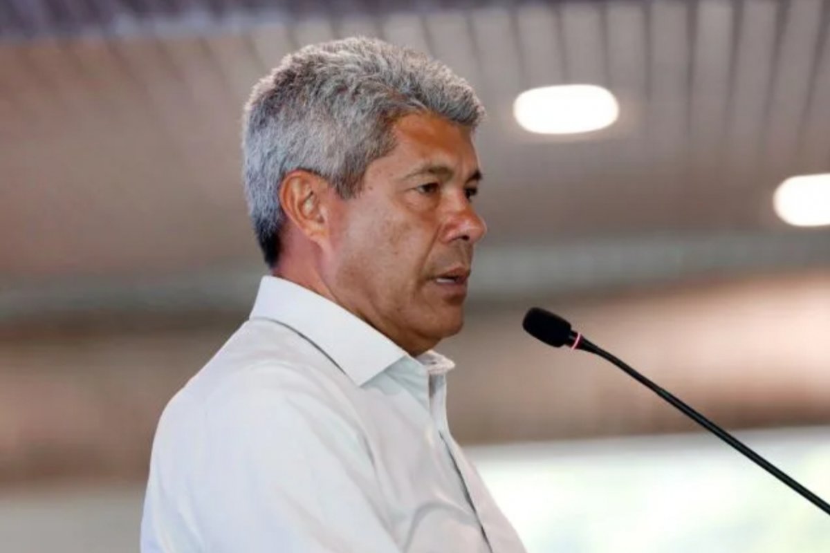 Jerônimo se manifesta após saída de Angelo Coronel da base: 'estou montando a reforma do governo'