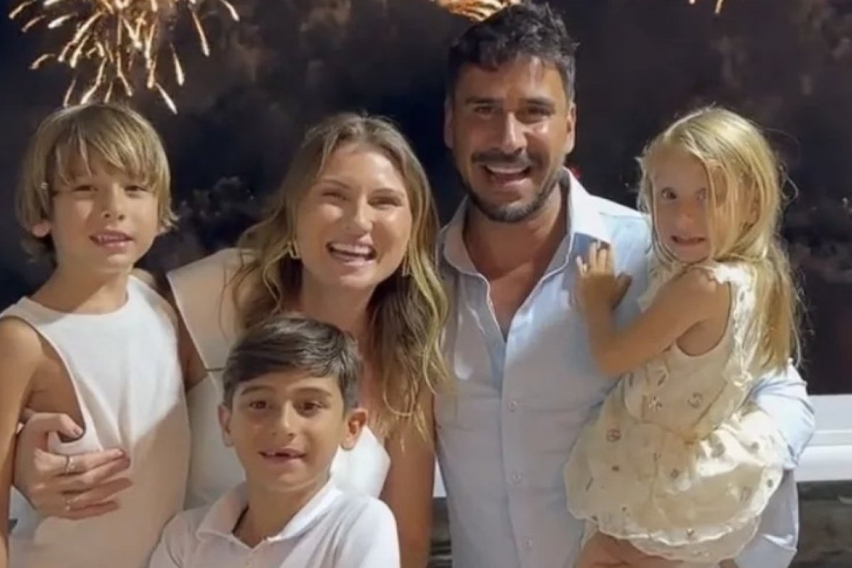 Júlio Rocha e sua esposa, Karoline Kleine Buckstegge, estão à espera do quarto bebê!