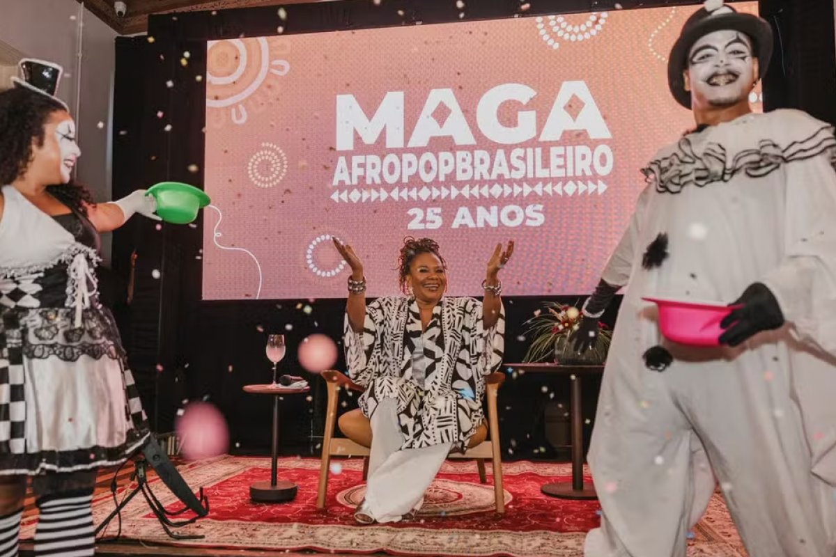 Margareth Menezes volta ao Bloco Os Mascarados em Salvador após cinco anos 