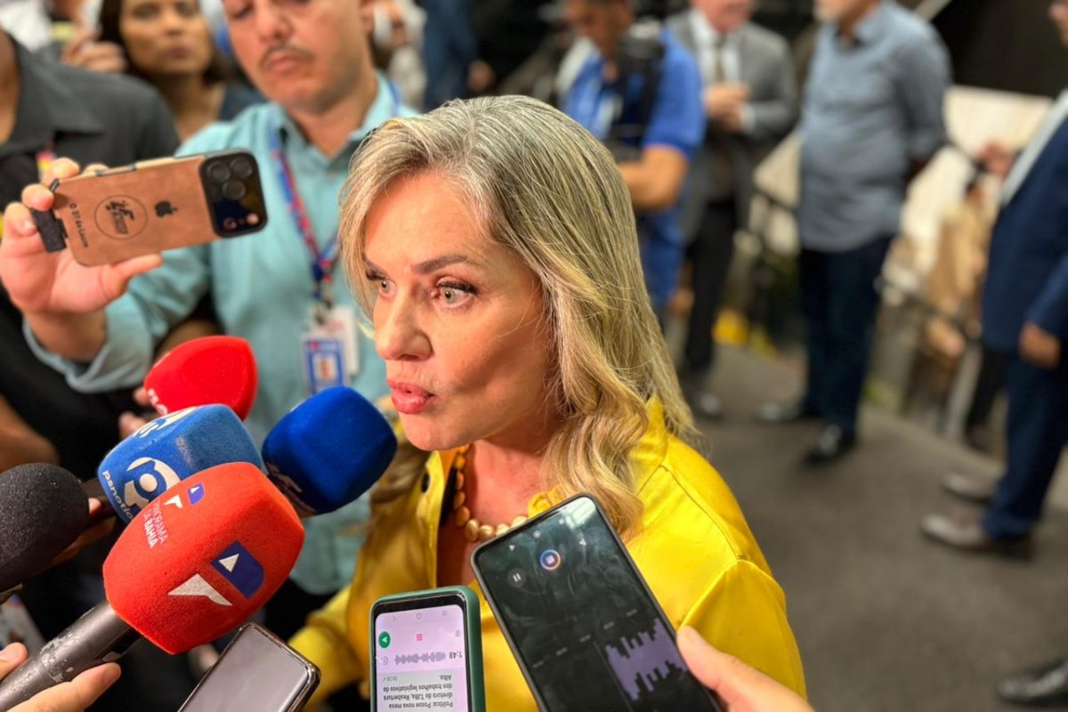 'Gostaria que as coisas tivessem terminado de outra maneira', diz presidente da Alba sobre saída de Angelo Coronel do PSD