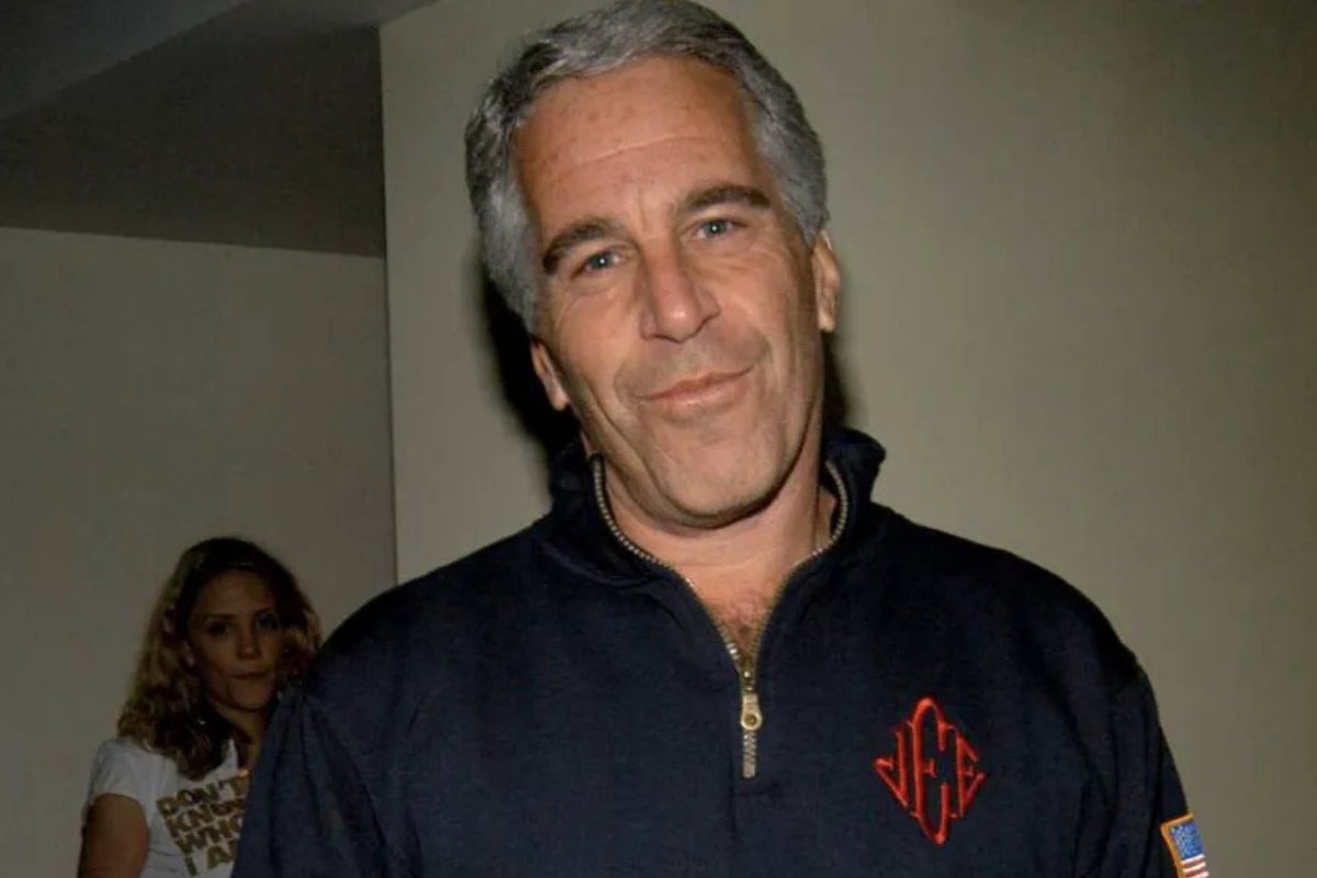 Jeffrey Epstein teria negociado compra de agência de modelos brasileira para ter "acesso a garotas"