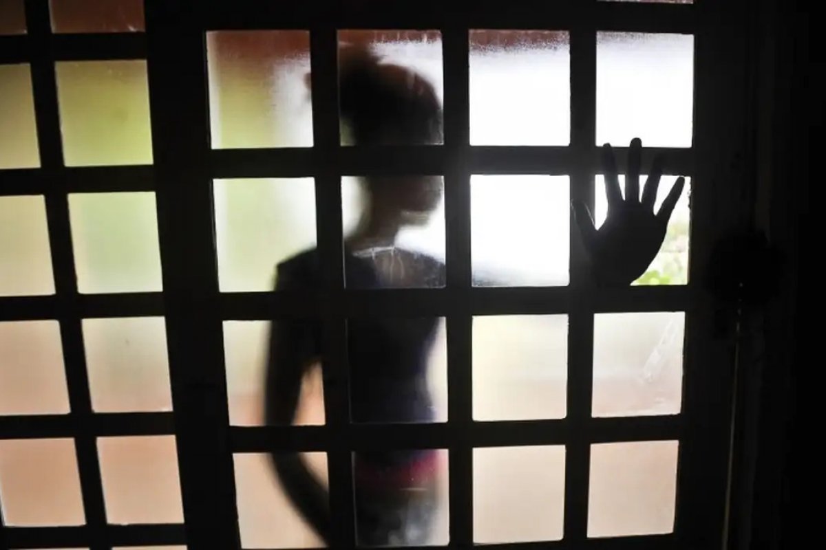 Brasil registra um estupro a cada seis minutos em 2025