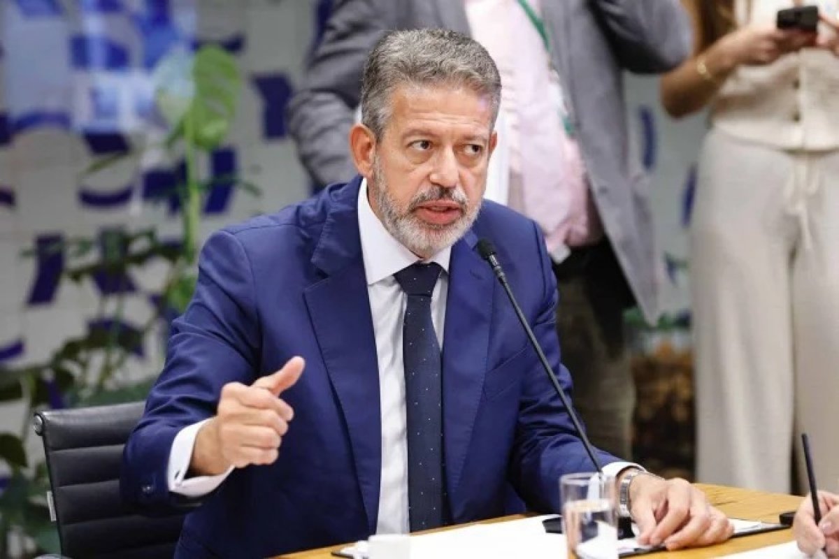 Flavio Dino autoriza PF a ouvir Arthur Lira e deputado em acareação sobre emendas do orçamento secreto