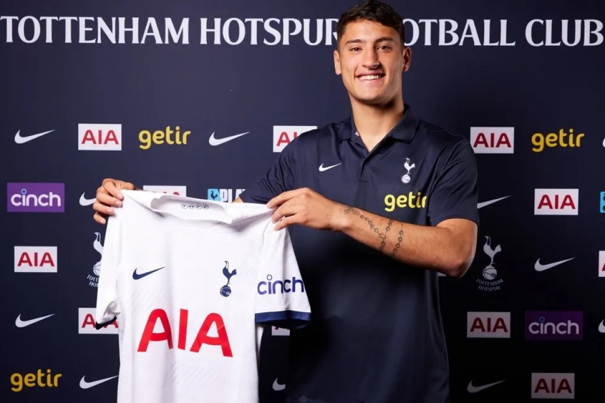 Bahia acerta contratação do atacante Alejo Véliz, do Tottenham 