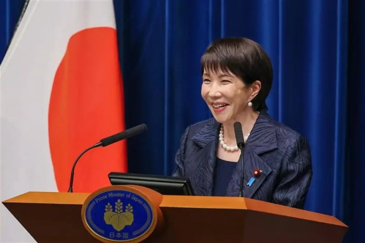 Partido de premiê japonesa apoiada por Trump conquista ao menos dois terços do parlamento, afirma tv local