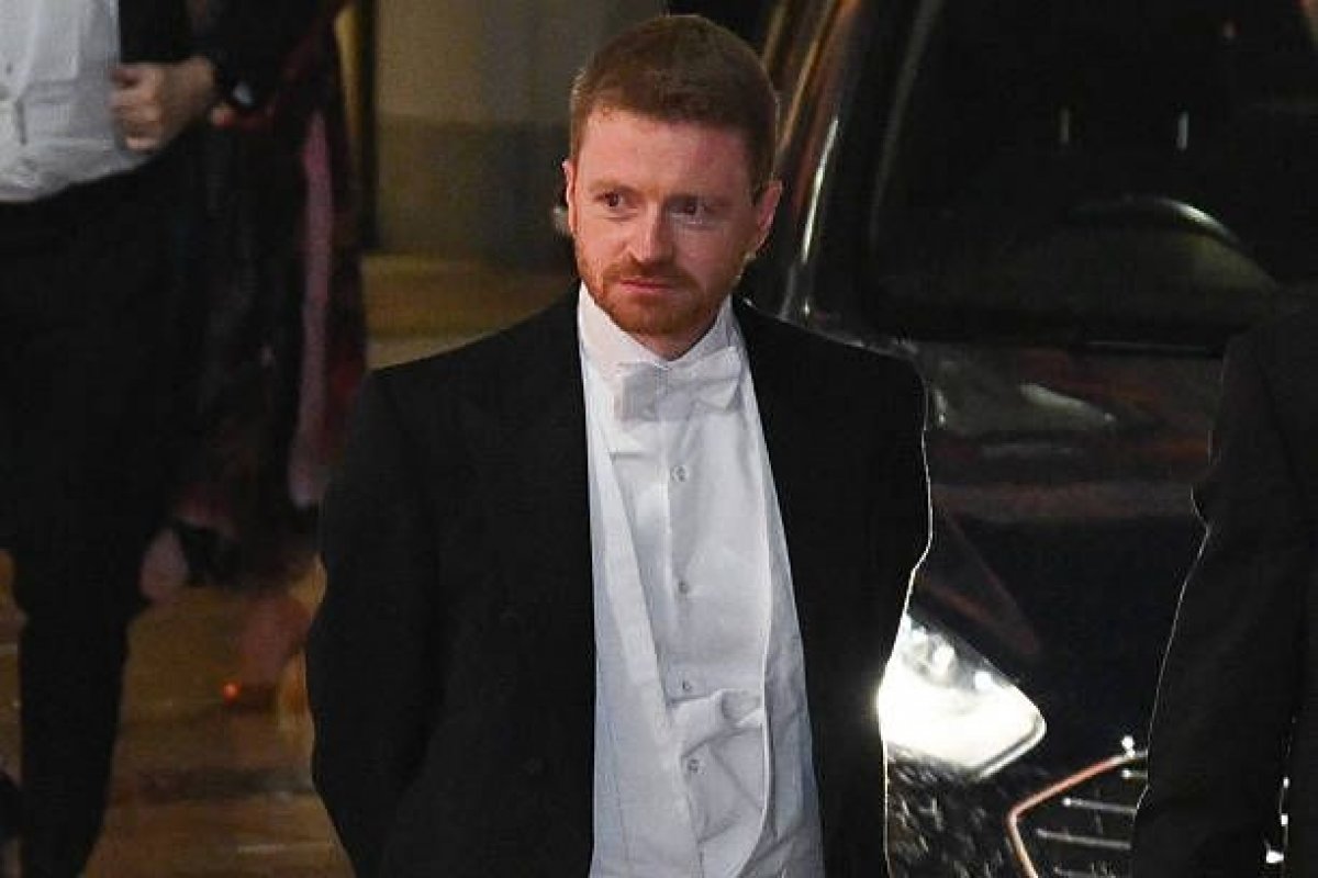 Chefe de gabinete do primeiro-ministro britânico renúncia e assume responsabilidade da indicação de Peter Mandelson, envolvido no caso Epstein