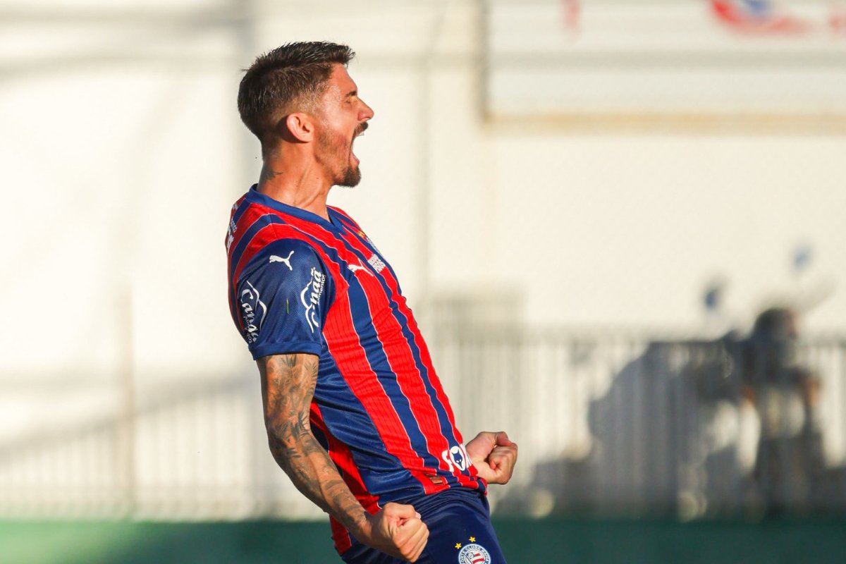 Com gol na reestreia, Everaldo alcança Cauly em participações pelo Bahia