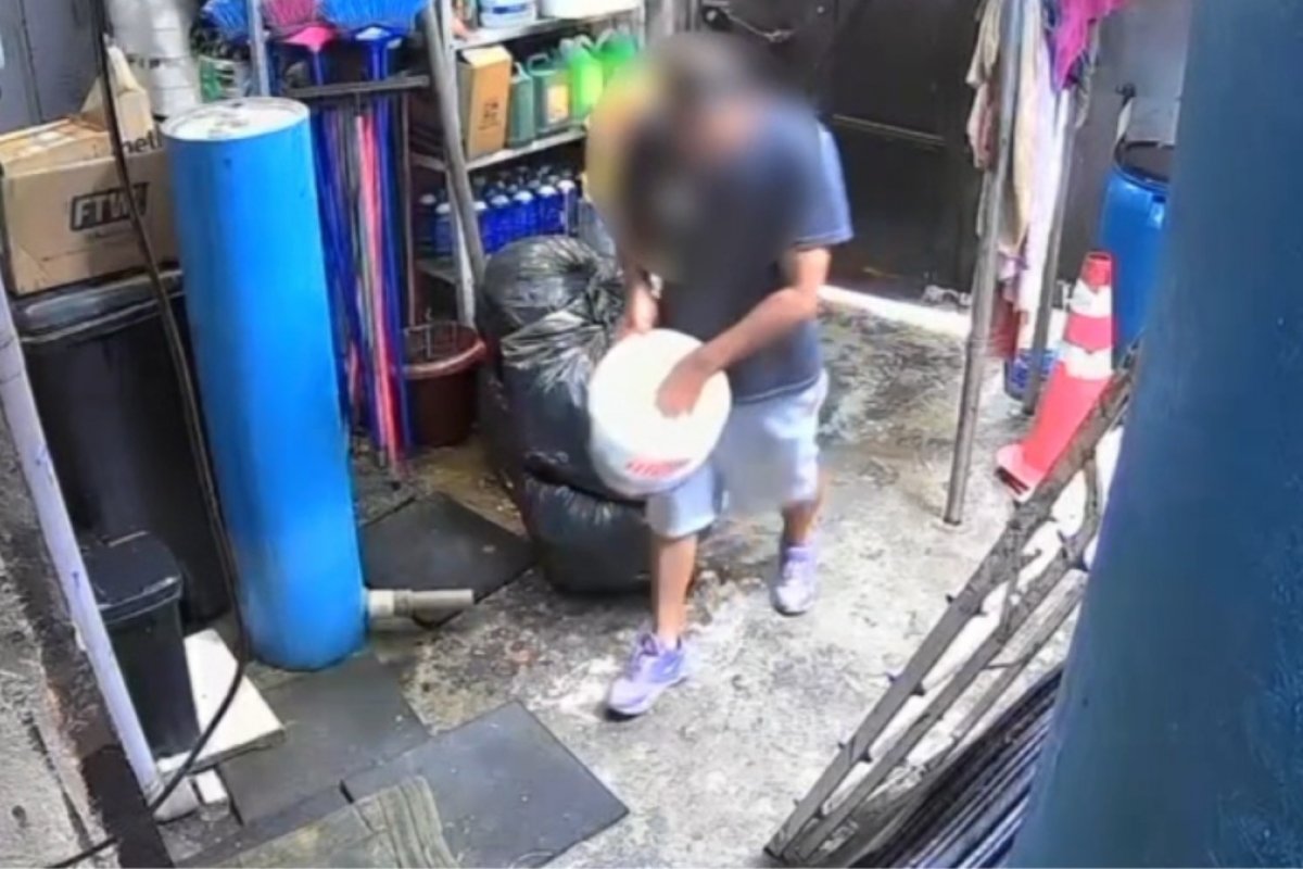 Vídeo: Homem aparece em filmagens fazendo mistura de cloro para piscina onde mulher morreu 