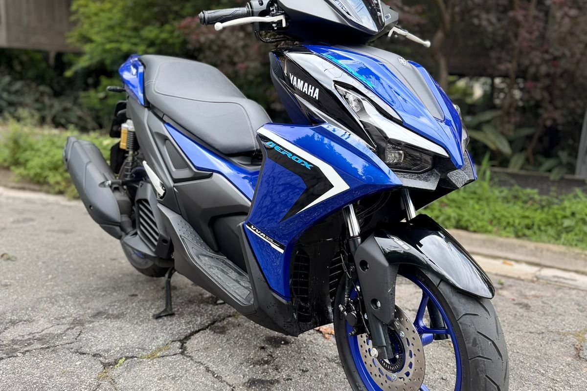 Farol da Bahia testa a nova Yamaha Aerox 2026 