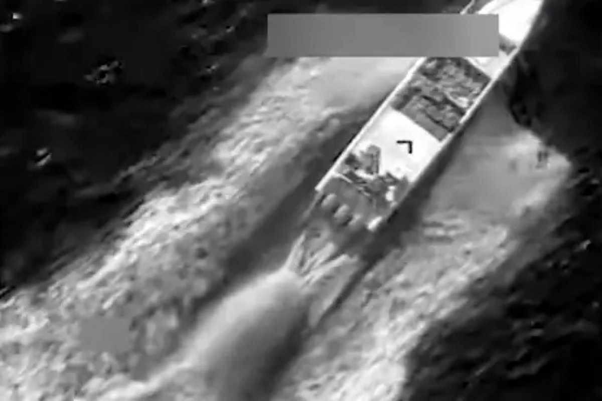 Exército dos EUA bombardeia embarcação suspeita no Pacífico e deixa dois mortos