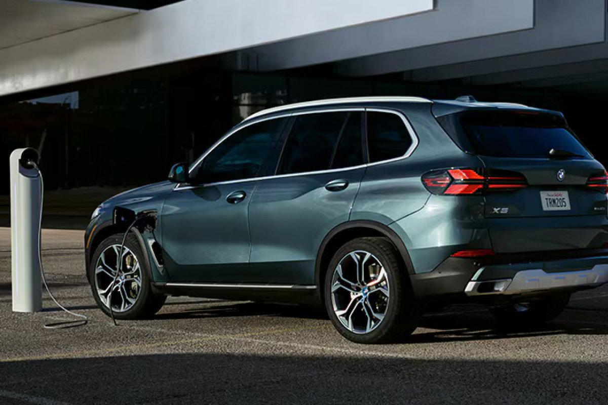 Carros híbridos plugin: vendas despencam em 2025 nos EUA
