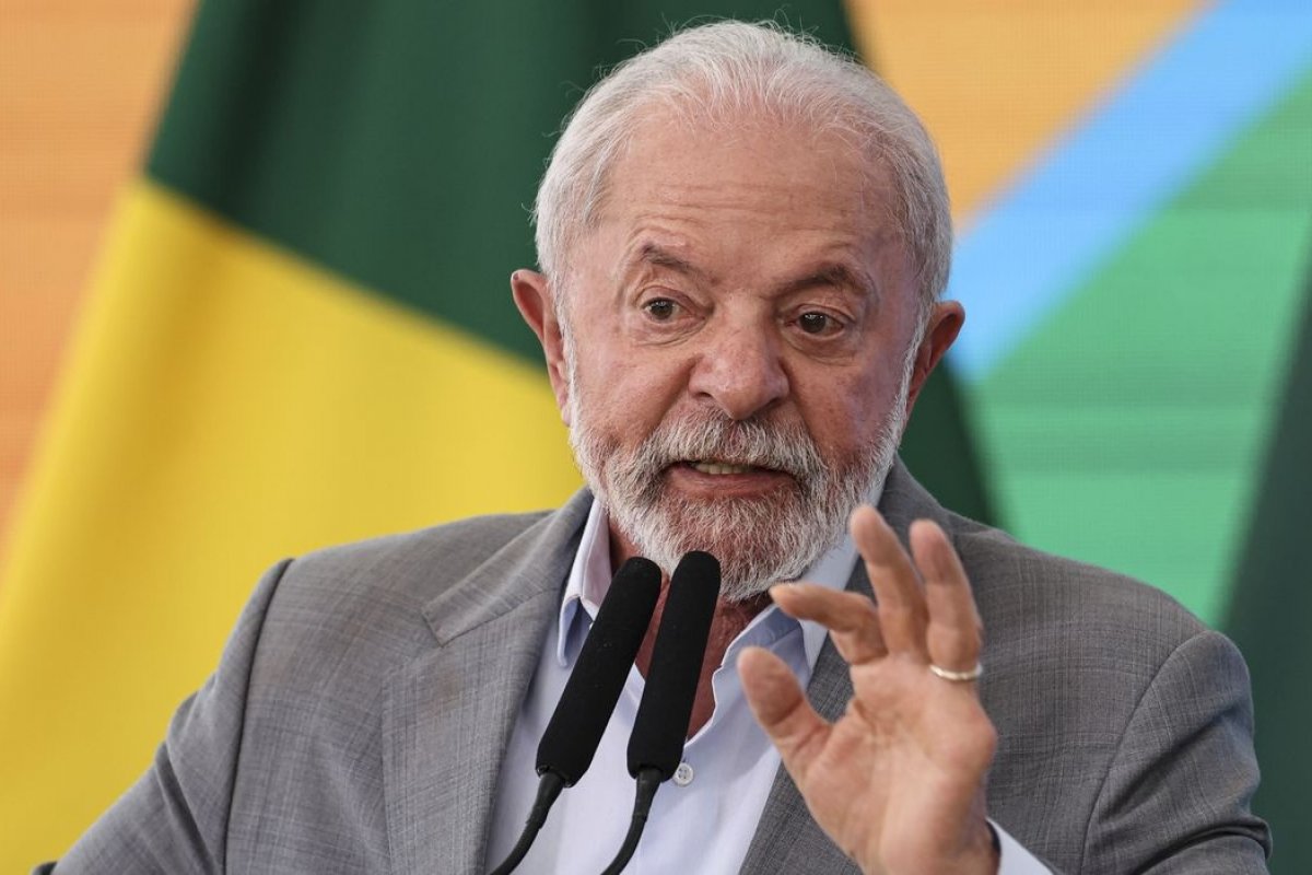 Justiça rejeita ações de Damares e Kim contra enredo de escola de samba que homenageia Lula