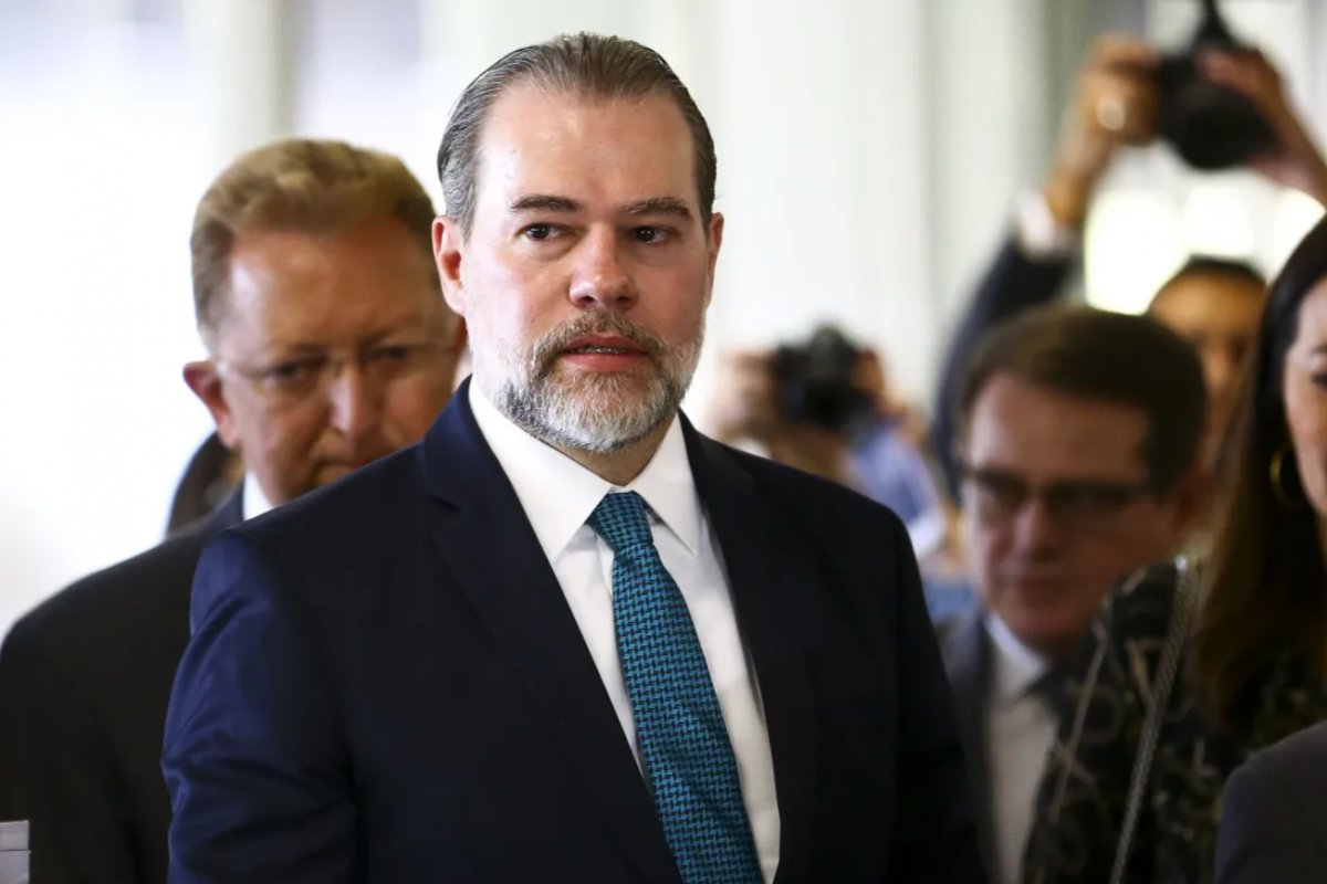 Senador pede à PGR suspeição de Toffoli em inquérito sobre o Banco Master