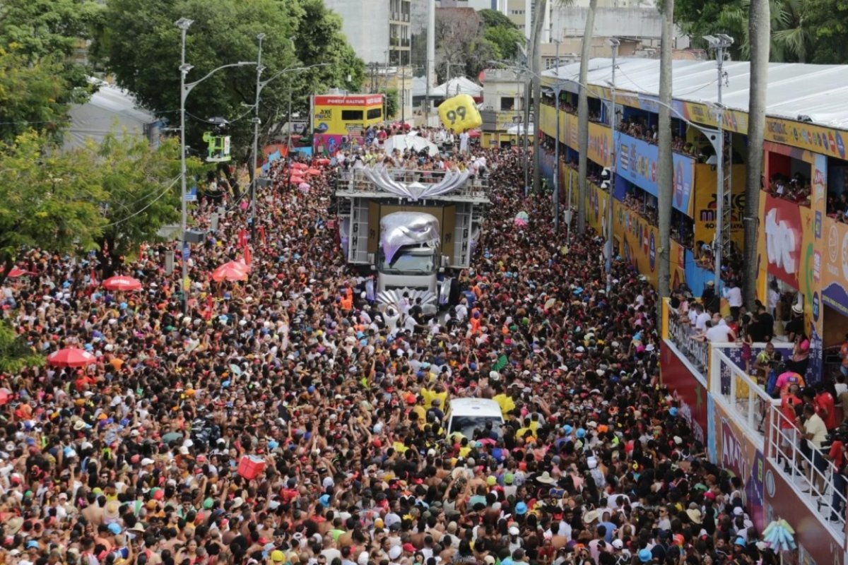 Celular roubado é recuperado e suspeito é preso em flagrante no Carnaval de Salvador 